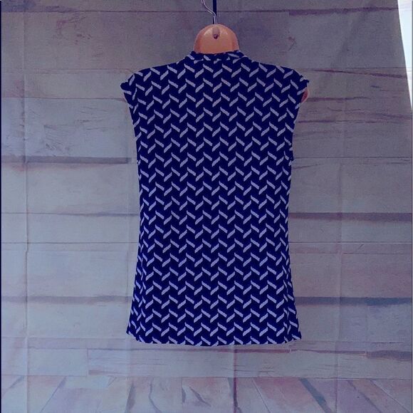 Ladies size Small sleeveless top by Ann Taylor - Picture 5 of 6